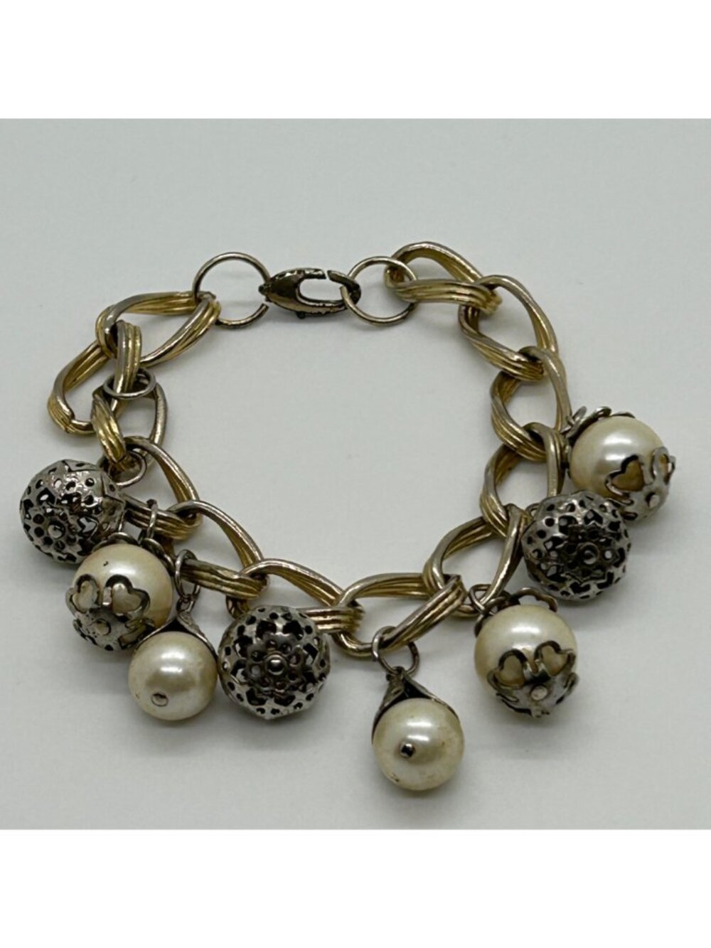 Vintage Gold Tone Double Link Bracelet With Faux Pearl & Filigree Charm Baubles - Picture 8 of 14